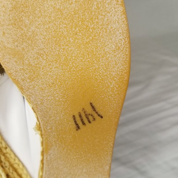 Stuart Weitzman White embroidered/ Rhinestone shoe - Picture 9 of 15